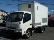 2013 TOYOTA DYNA