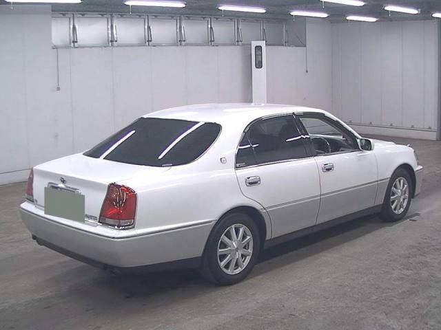 Toyota crown majesta 2001