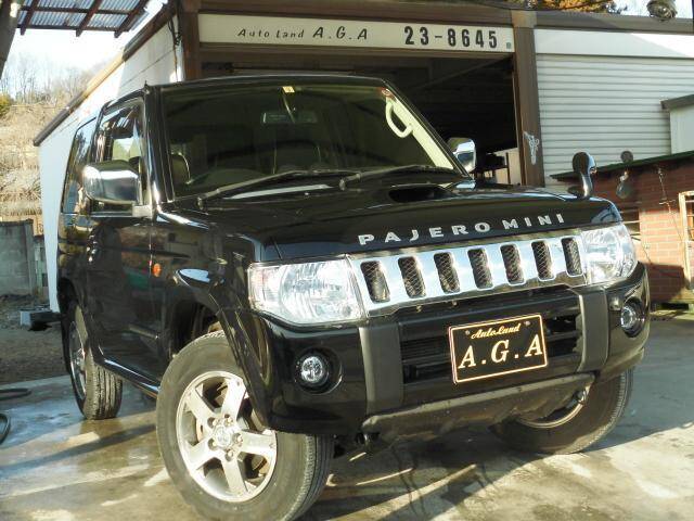 Mitsubishi pajero mini 2012