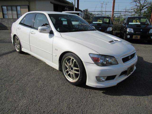 Altezza и lexus is200