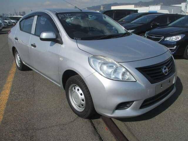 Nissan latio 2015
