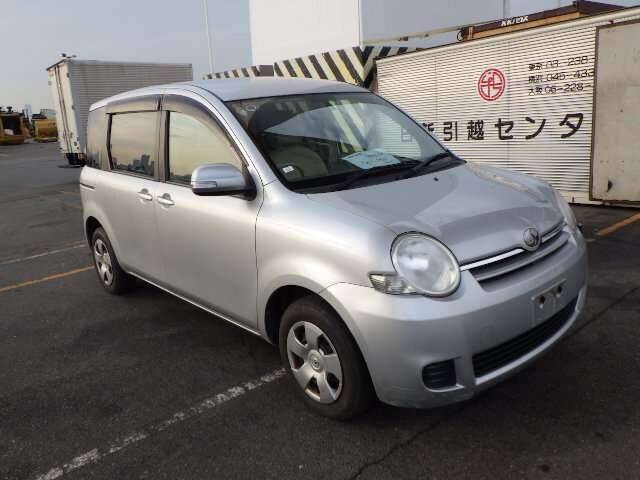 Toyota sienta 2007