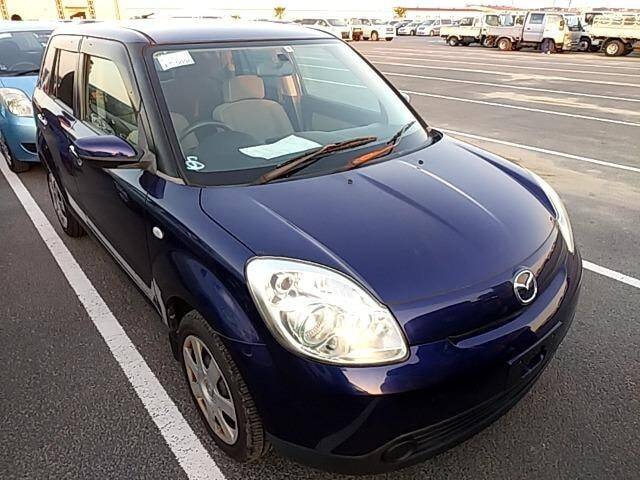 Mazda verisa 2005