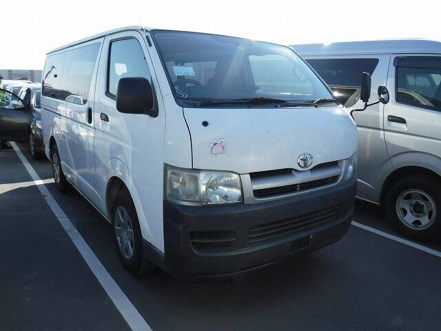 toyota hiace van 2005 model