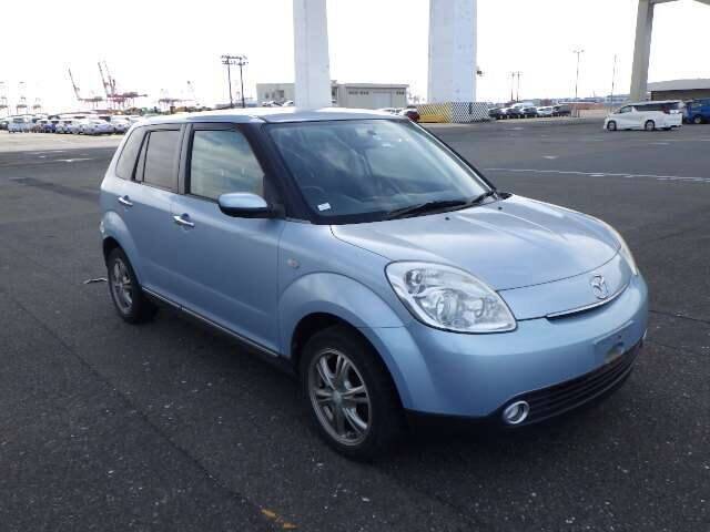 Mazda verisa 2005