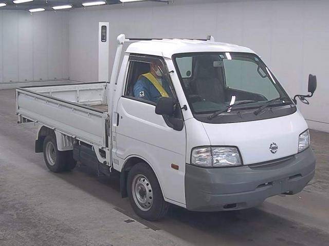 Nissan vanette van truck