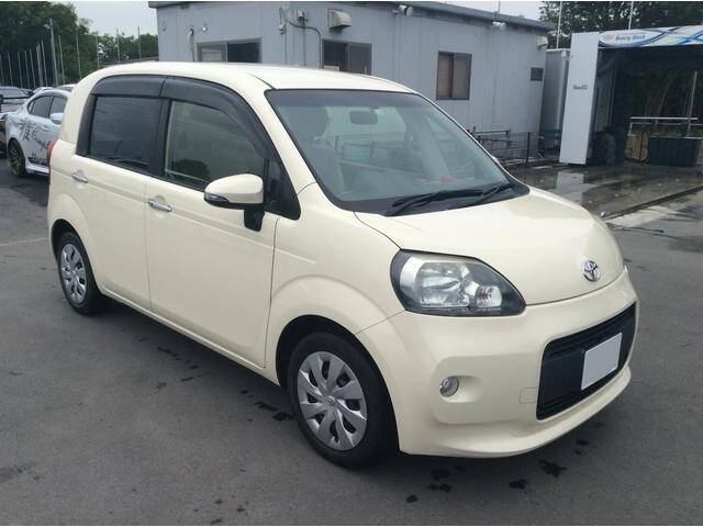 Toyota porte 2012