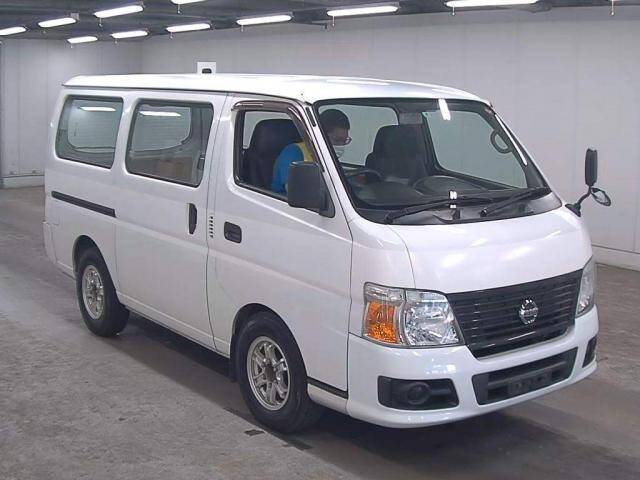 2011 nissan caravan