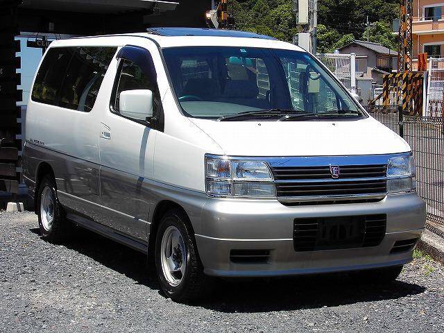 Nissan caravan elgrand минивэн
