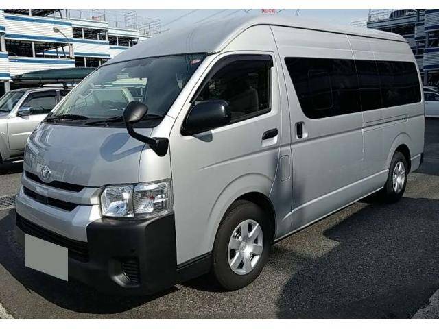 toyota hiace bus 2019