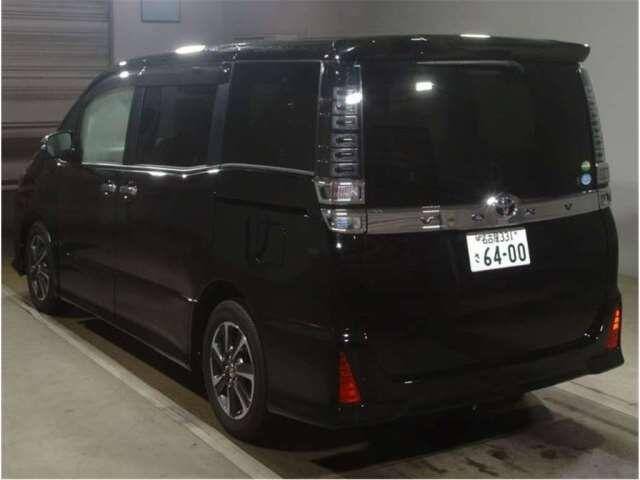 Toyota Voxy 2016