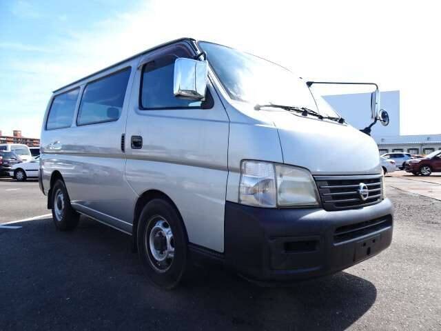 Nissan caravan 2003