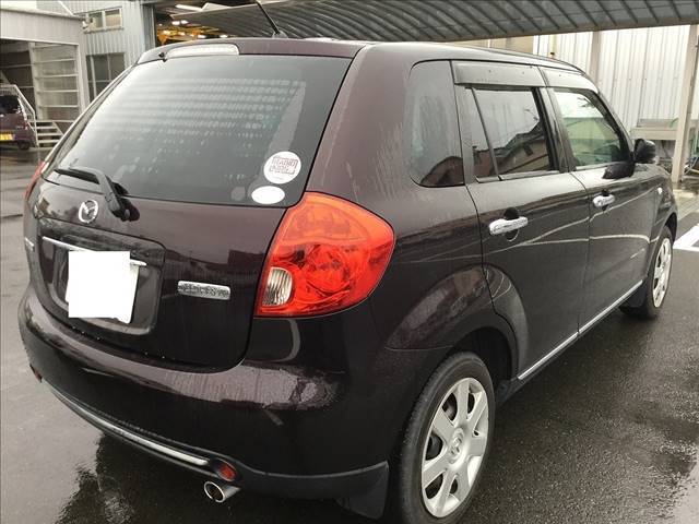 Mazda verisa 2007