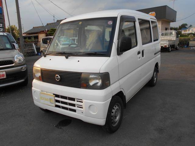 Nissan clipper van