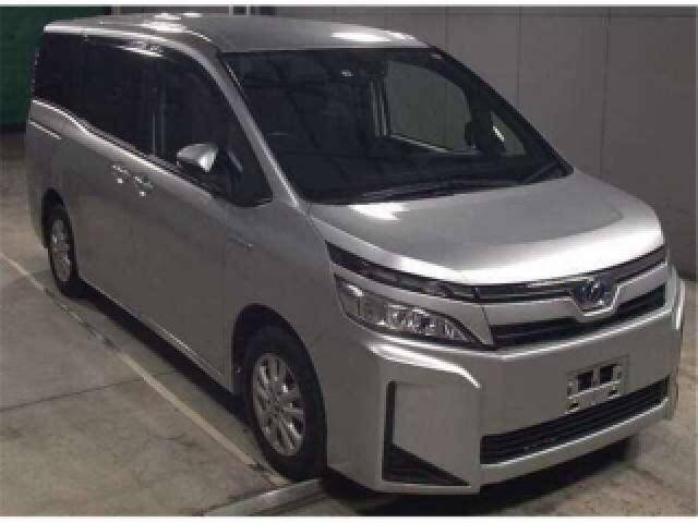 Toyota Voxy 2018 С„РѕС‚Рѕ