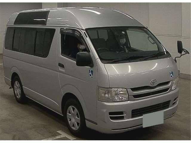 toyota hiace 2006 price