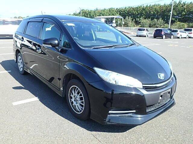 Toyota wish 2012 год