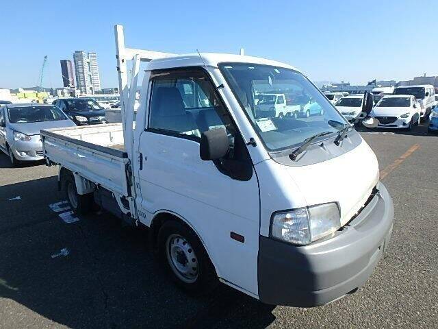 Nissan vanette van truck