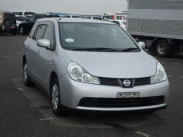 Nissan wingroad серый