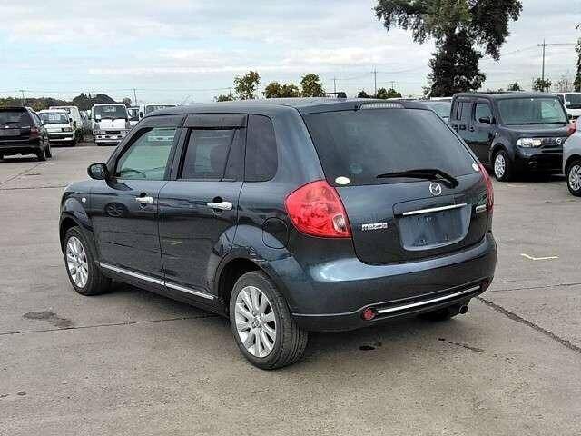 Mazda verisa 2008