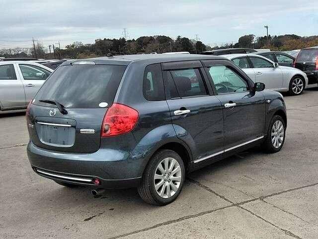 Mazda verisa 2008