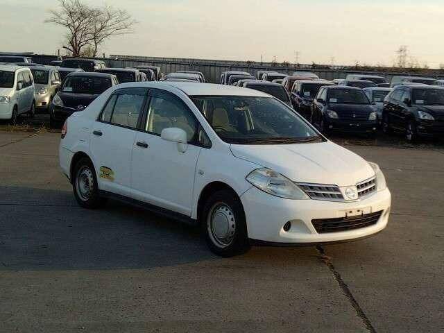 Nissan tiida latio 2010