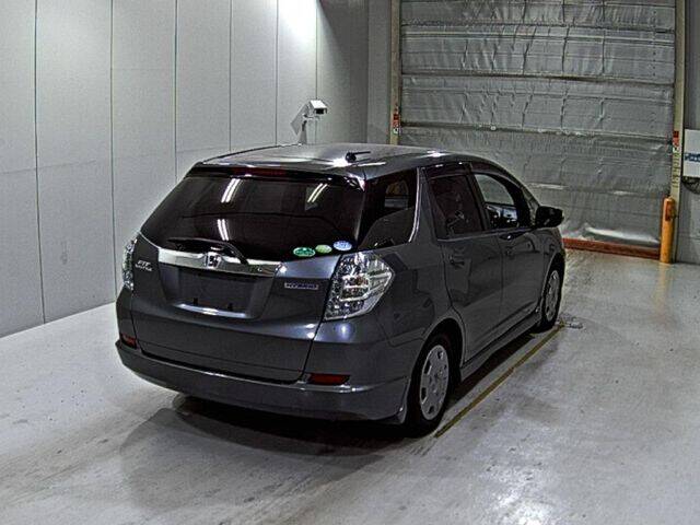 Honda fit shuttle 2011