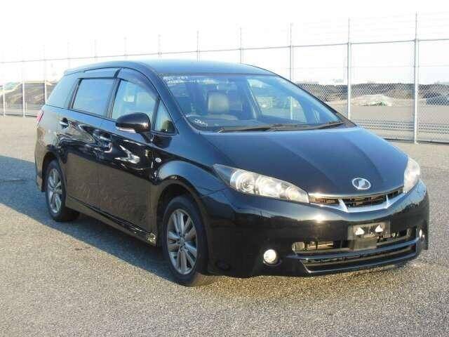 Toyota wish 2012 год