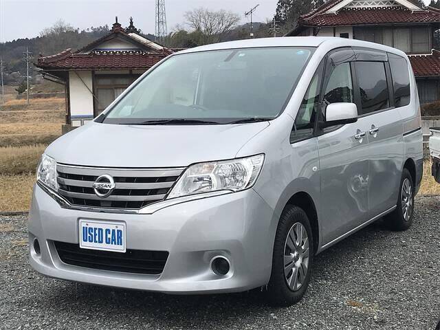 Nissan serena 2011