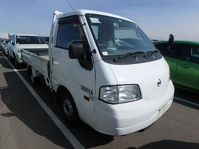 Nissan vanette van truck