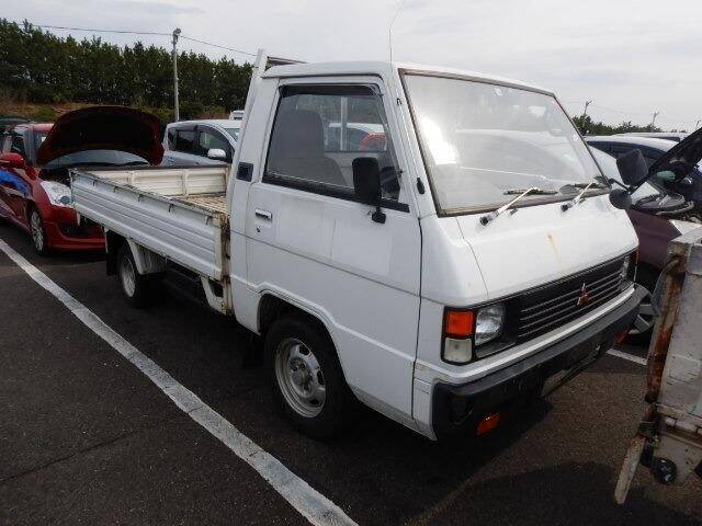 Mitsubishi delica truck