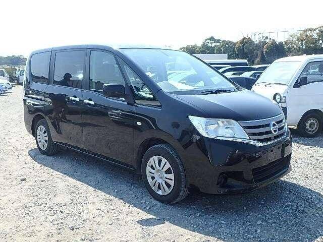 Nissan serena 2011