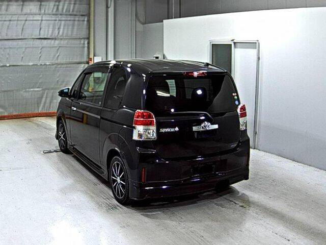 Toyota spade 2014