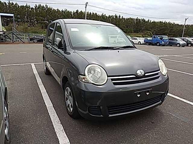 Toyota sienta 2012