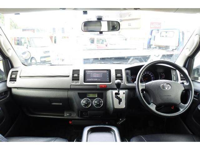 Dashboard Of Toyota Hiace Model 2011 2011 TOYOTA HIACE VAN Ref