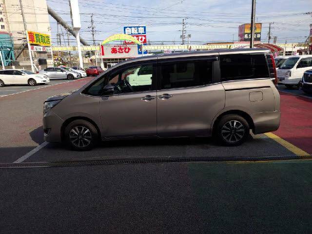 Toyota esquire 2018