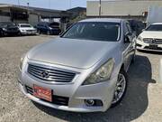 2011 NISSAN SKYLINE