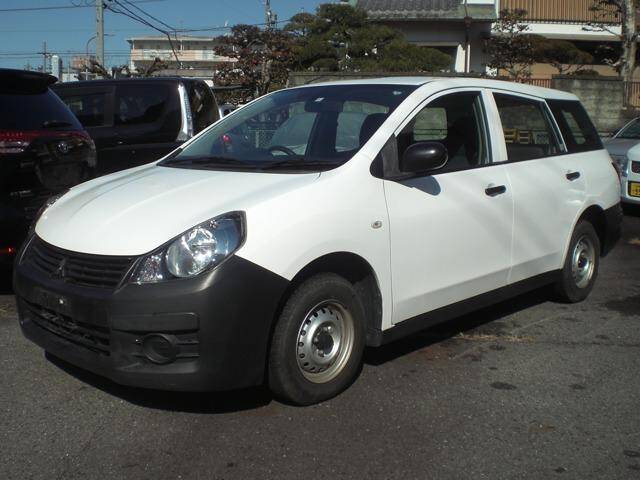 Mitsubishi lancer cargo