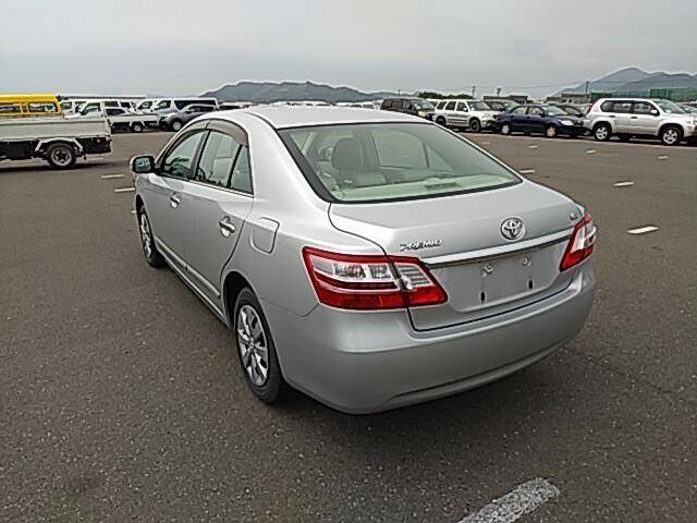 2011 toyota premio