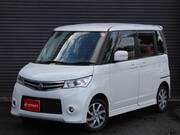 2010 NISSAN ROOX