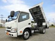 2013 TOYOTA DYNA