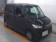 2010 NISSAN ROOX