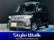 2011 NISSAN ROOX