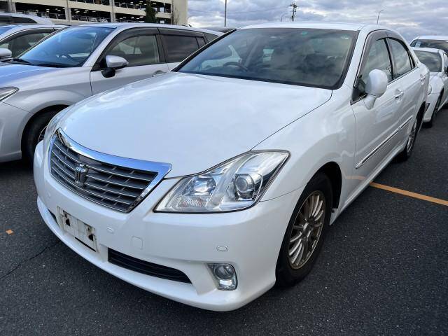 2010 TOYOTA CROWN | Ref No.0120885001 | Used Cars for Sale | PicknBuy24.com