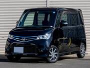 2010 NISSAN ROOX