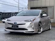 2016 TOYOTA PRIUS S