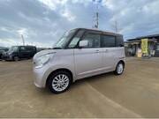 2011 NISSAN ROOX