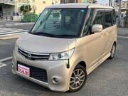 2010 NISSAN ROOX