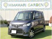 2010 NISSAN ROOX