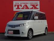 2013 NISSAN ROOX